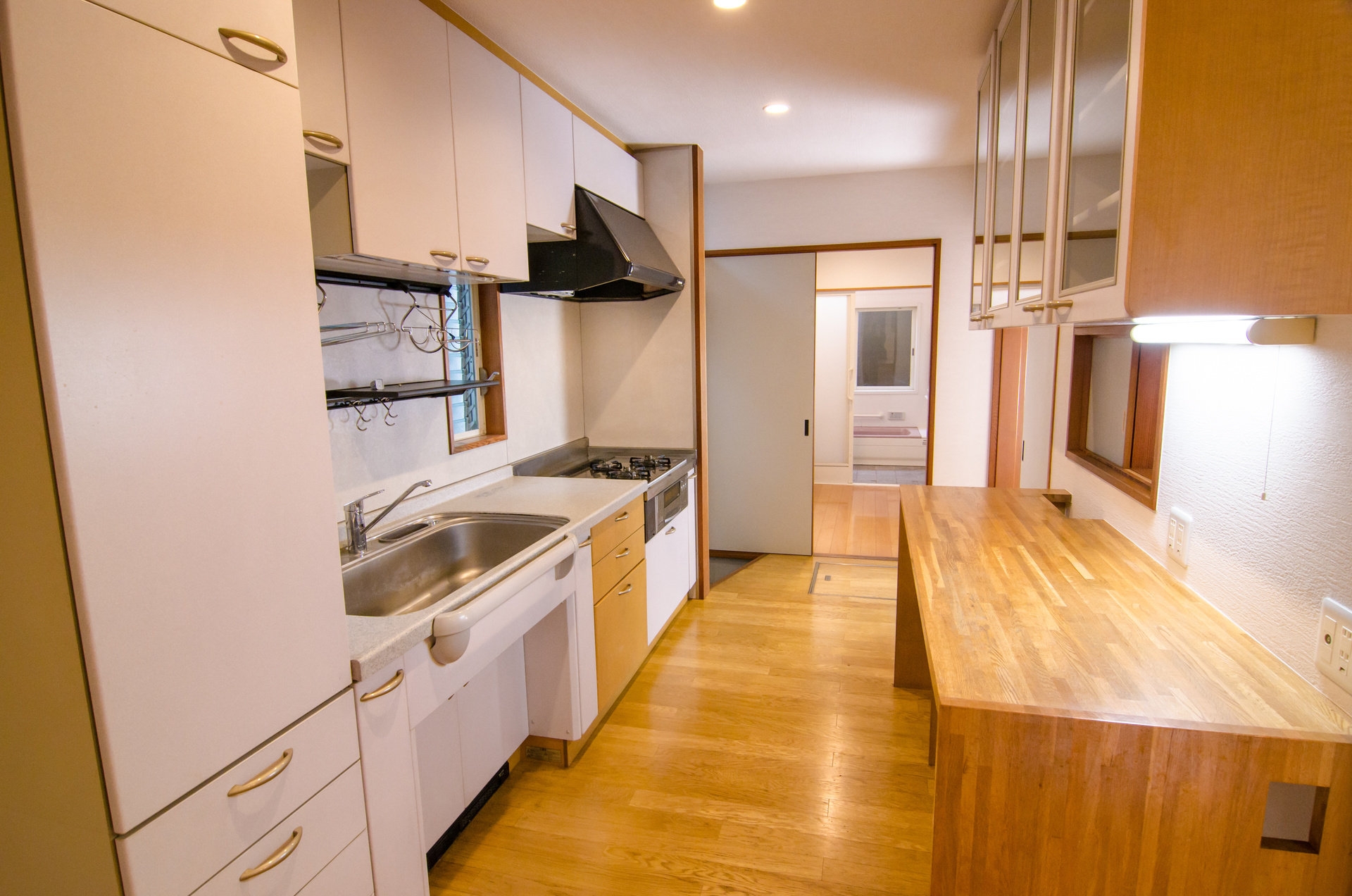 bathroom-3689922_1920